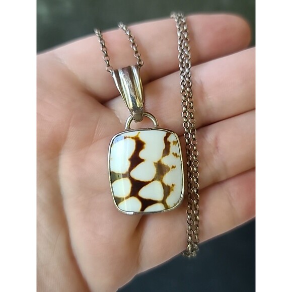 925 Sterling Silver Cone Shell Pendant Necklace Vintage - Picture 1 of 10